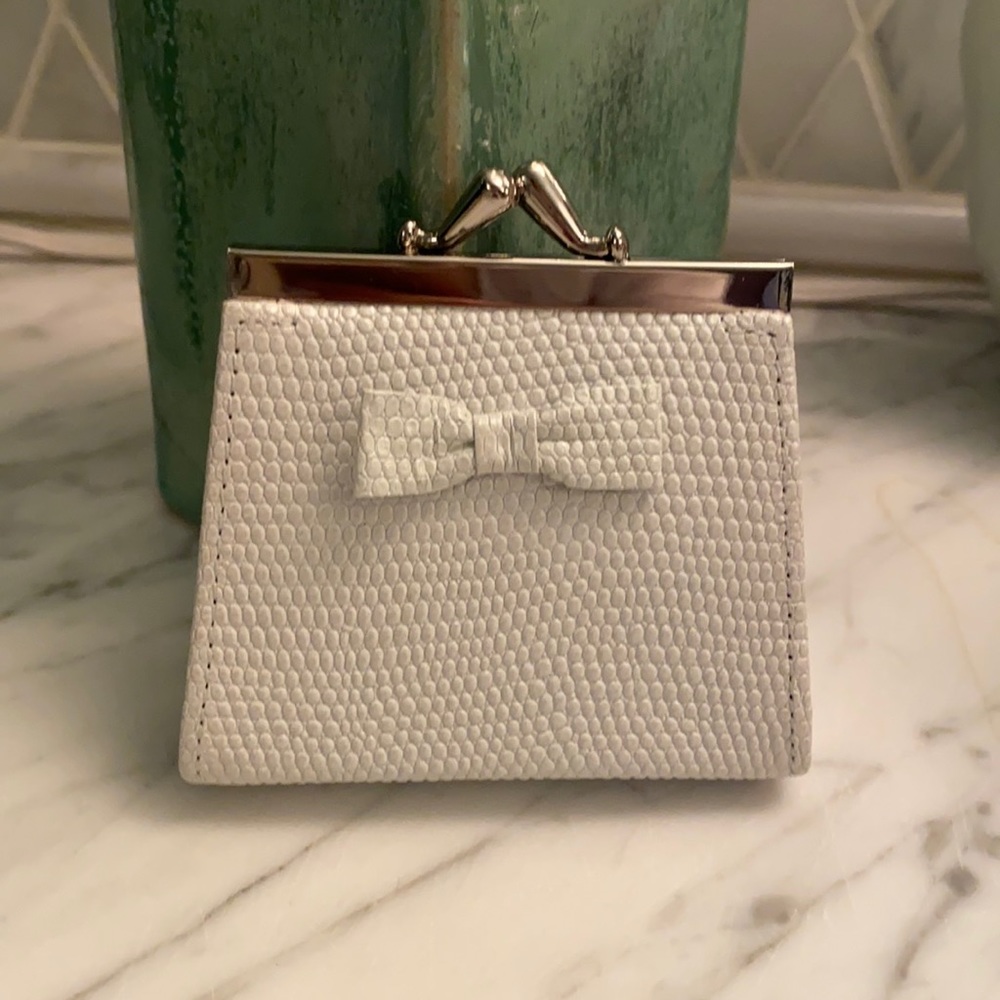 Penhaligon's White Textured Bow Coin Purse with Silver Frame